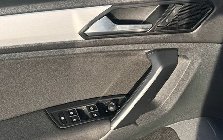 Volkswagen Tiguan II, 2017 год, 1 690 000 рублей, 25 фотография