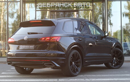 Volkswagen Touareg III, 2020 год, 6 700 000 рублей, 2 фотография
