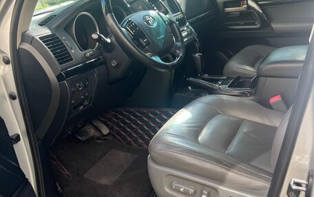 Toyota Land Cruiser 200, 2008 год, 4 000 000 рублей, 24 фотография