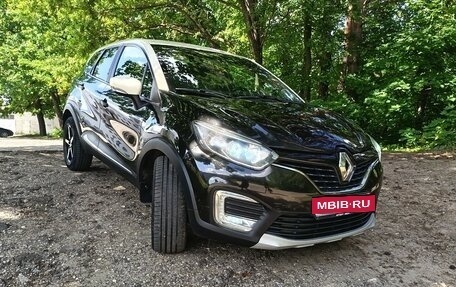 Renault Kaptur I рестайлинг, 2016 год, 1 299 999 рублей, 2 фотография