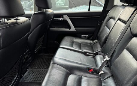 Toyota Land Cruiser 200, 2013 год, 3 194 000 рублей, 12 фотография
