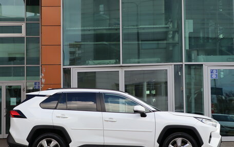 Toyota RAV4, 2019 год, 2 500 000 рублей, 4 фотография