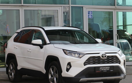Toyota RAV4, 2019 год, 2 500 000 рублей, 3 фотография