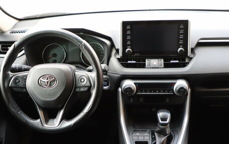 Toyota RAV4, 2019 год, 2 500 000 рублей, 12 фотография