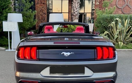 Ford Mustang VI рестайлинг, 2019 год, 3 320 000 рублей, 2 фотография