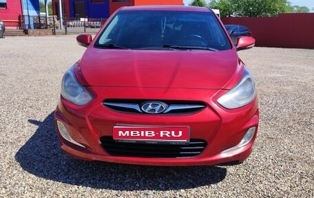 Hyundai Solaris II рестайлинг, 2012 год, 785 000 рублей, 1 фотография