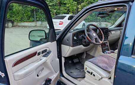 Cadillac Escalade II, 2005 год, 1 150 000 рублей, 10 фотография