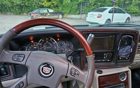 Cadillac Escalade II, 2005 год, 1 150 000 рублей, 12 фотография
