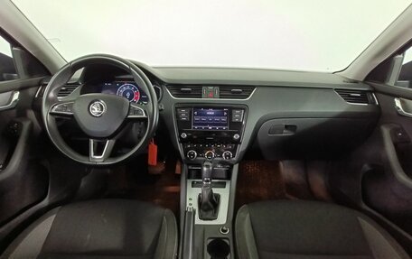Skoda Octavia, 2017 год, 1 980 000 рублей, 8 фотография
