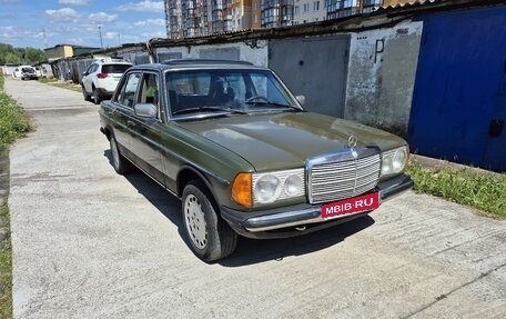 Mercedes-Benz W123, 1979 год, 235 000 рублей, 1 фотография