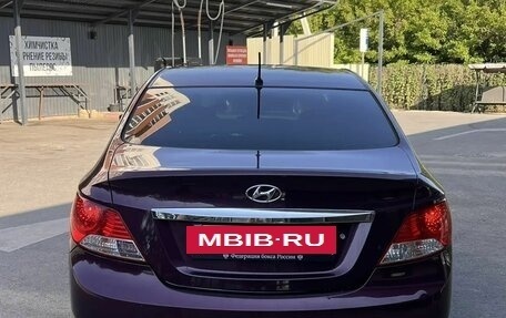 Hyundai Solaris II рестайлинг, 2011 год, 740 000 рублей, 4 фотография