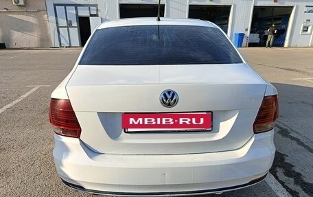 Volkswagen Polo VI (EU Market), 2015 год, 800 000 рублей, 4 фотография