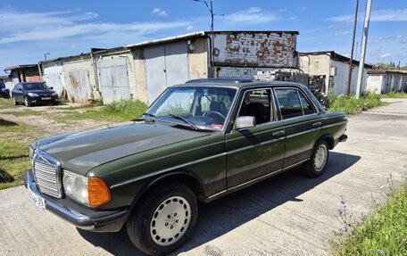 Mercedes-Benz W123, 1979 год, 235 000 рублей, 2 фотография