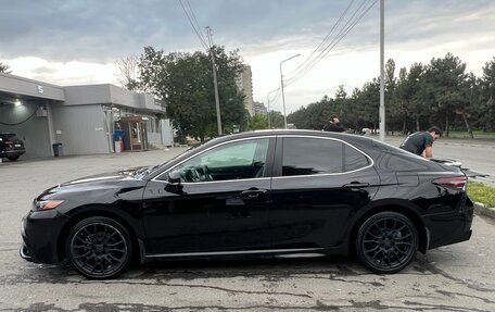 Toyota Camry, 2021 год, 2 850 000 рублей, 3 фотография