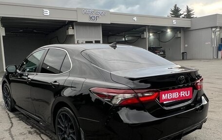 Toyota Camry, 2021 год, 2 850 000 рублей, 4 фотография