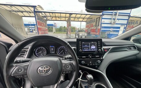 Toyota Camry, 2021 год, 2 850 000 рублей, 9 фотография