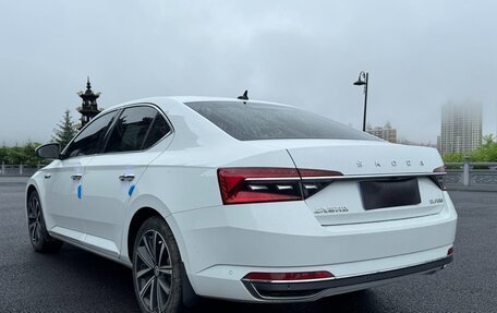 Skoda Superb III рестайлинг, 2023 год, 2 400 000 рублей, 4 фотография