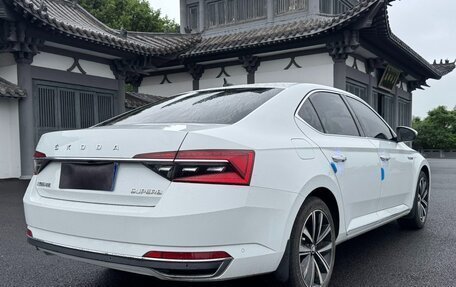 Skoda Superb III рестайлинг, 2023 год, 2 400 000 рублей, 6 фотография