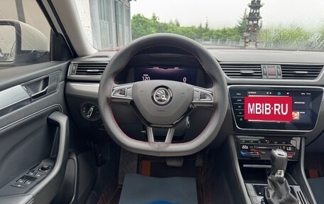 Skoda Superb III рестайлинг, 2023 год, 2 400 000 рублей, 16 фотография