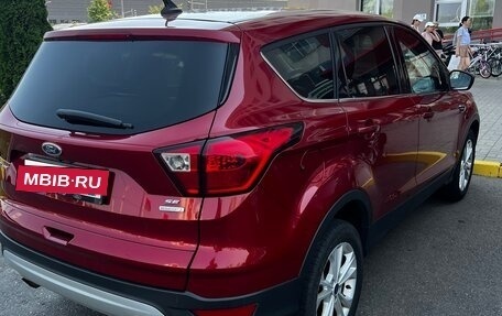 Ford Escape III, 2019 год, 1 175 000 рублей, 2 фотография