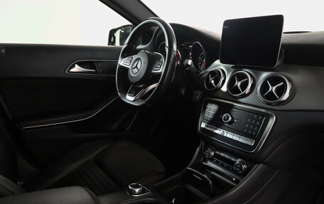 Mercedes-Benz GLA, 2017 год, 2 600 000 рублей, 10 фотография