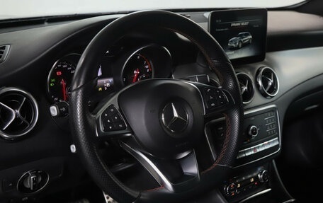 Mercedes-Benz GLA, 2017 год, 2 600 000 рублей, 14 фотография