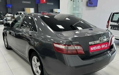 Toyota Camry, 2011 год, 980 000 рублей, 6 фотография