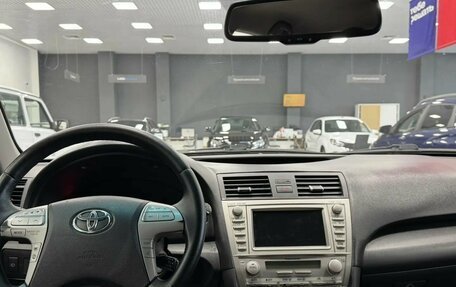 Toyota Camry, 2011 год, 980 000 рублей, 11 фотография