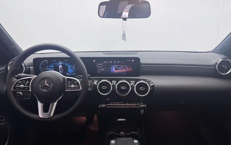 Mercedes-Benz A-Класс, 2022 год, 2 450 000 рублей, 12 фотография