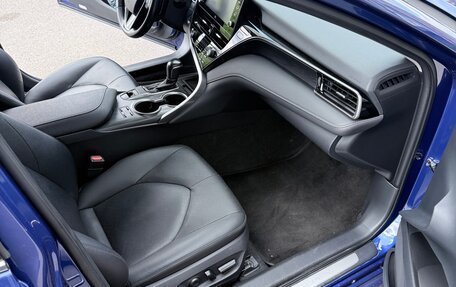 Toyota Camry, 2021 год, 3 999 999 рублей, 7 фотография