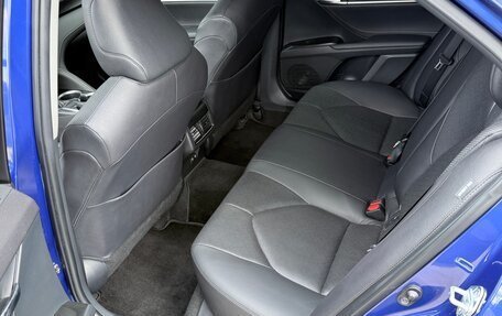 Toyota Camry, 2021 год, 3 999 999 рублей, 9 фотография