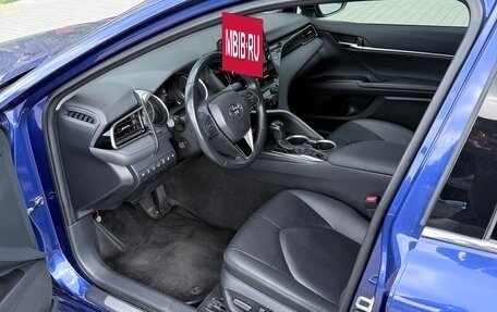 Toyota Camry, 2021 год, 3 999 999 рублей, 10 фотография