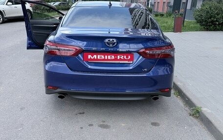 Toyota Camry, 2021 год, 3 999 999 рублей, 6 фотография