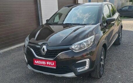 Renault Kaptur I рестайлинг, 2017 год, 1 550 000 рублей, 1 фотография