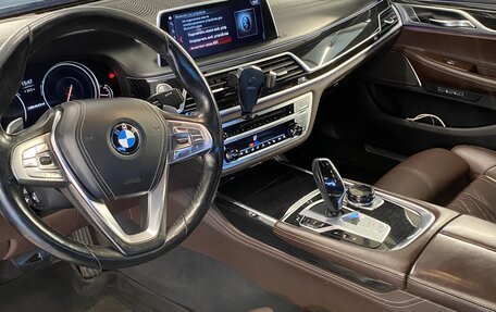 BMW 7 серия, 2016 год, 3 620 000 рублей, 9 фотография