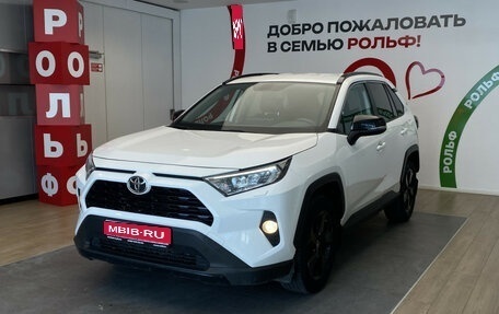 Toyota RAV4, 2021 год, 2 990 000 рублей, 1 фотография