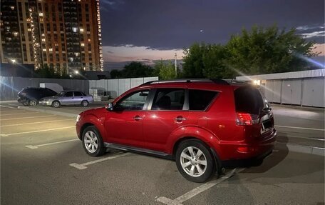 Mitsubishi Outlander III рестайлинг 3, 2011 год, 1 200 000 рублей, 4 фотография