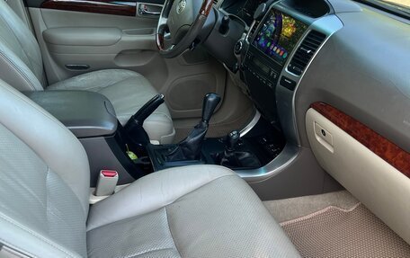 Toyota Land Cruiser Prado 120 рестайлинг, 2006 год, 2 300 000 рублей, 17 фотография