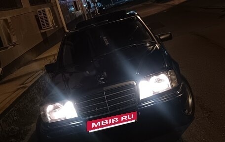 Mercedes-Benz E-Класс, 1994 год, 180 000 рублей, 2 фотография