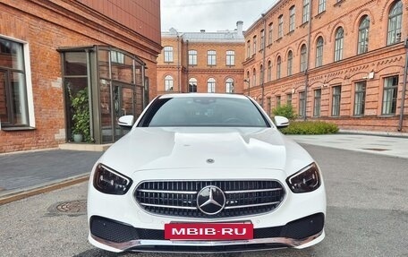 Mercedes-Benz E-Класс, 2021 год, 4 250 000 рублей, 2 фотография