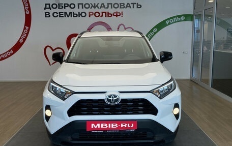 Toyota RAV4, 2021 год, 2 990 000 рублей, 2 фотография