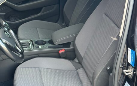 Volkswagen Passat B8 рестайлинг, 2017 год, 1 690 000 рублей, 25 фотография