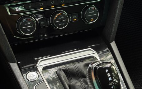 Volkswagen Passat B8 рестайлинг, 2017 год, 1 690 000 рублей, 28 фотография