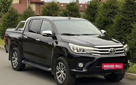 Toyota Hilux VIII, 2015 год, 2 850 000 рублей, 23 фотография