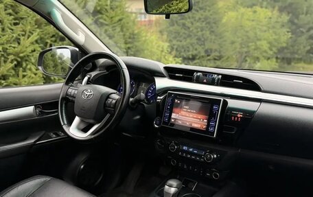 Toyota Hilux VIII, 2015 год, 2 850 000 рублей, 25 фотография