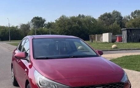 Hyundai Solaris II рестайлинг, 2021 год, 1 250 000 рублей, 4 фотография