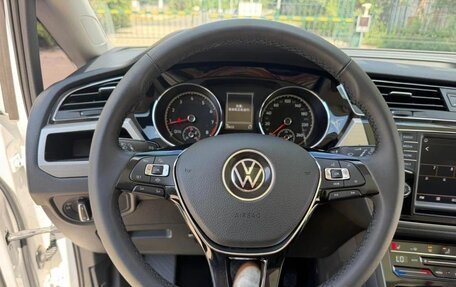 Volkswagen Touran III, 2023 год, 1 590 000 рублей, 18 фотография