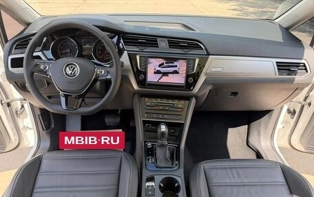 Volkswagen Touran III, 2023 год, 1 590 000 рублей, 17 фотография