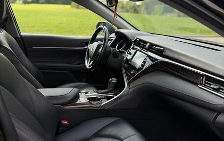 Toyota Camry, 2019 год, 2 750 000 рублей, 8 фотография