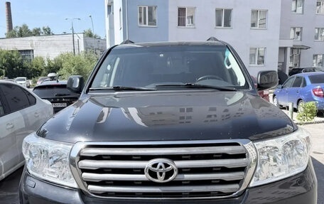 Toyota Land Cruiser 200, 2010 год, 3 000 000 рублей, 2 фотография